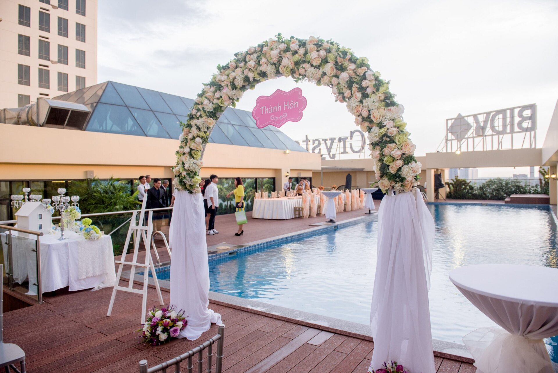 Top 5 địa điểm tổ chức tiệc cưới ngoài trời ở TP.HCM