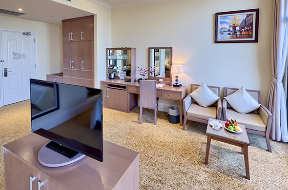 Executive Room-MerPerle Crystal Palace Hotel