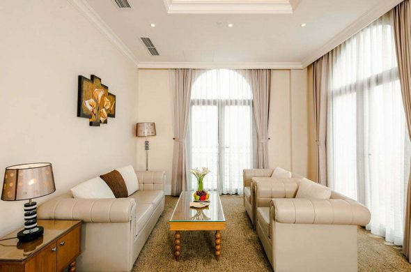 Phòng Suite tại khách sạn MerPerle Crystal Palace